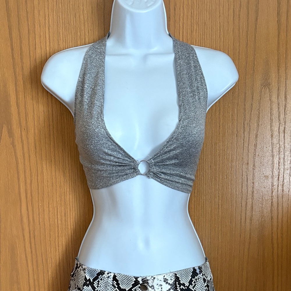 LANSHIFEI SIZE LARGE Silver Halter Crop Top with Ring Detail